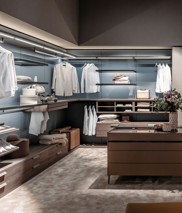 deus walk in closets 3