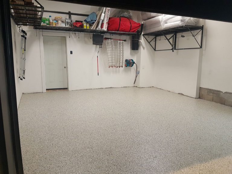 photo5136383816745724020Flakes System Nightfall flooring color