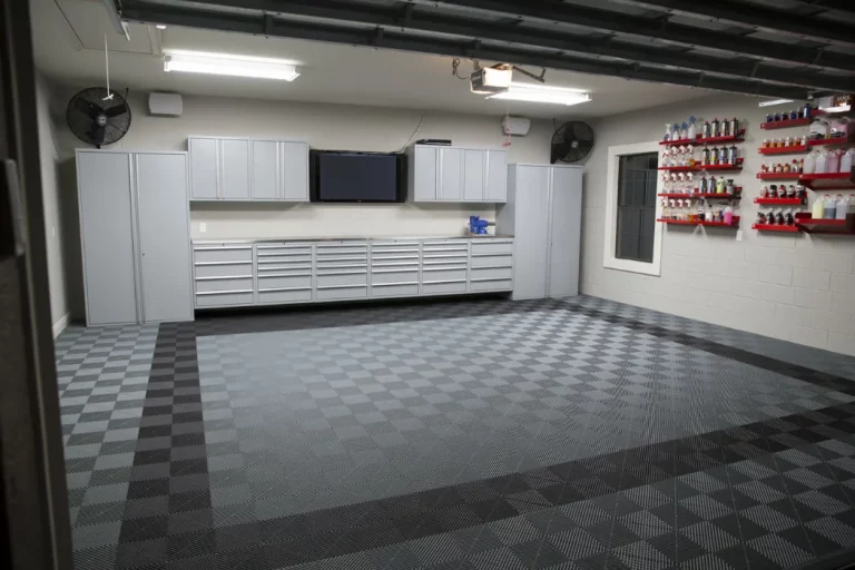 _Classic-Grey-and-Silver-Garage-w1920-h700Compressed